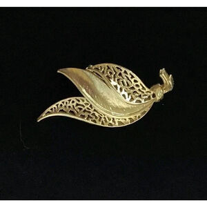 Vintage Filigree & Smooth Gold Toned Brooch Pin 3 Leaf Shaped 2.5” Jewelry